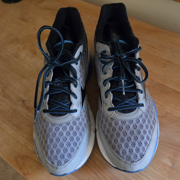 Mizuno Wave Rider 18 - Picture 2 of 4